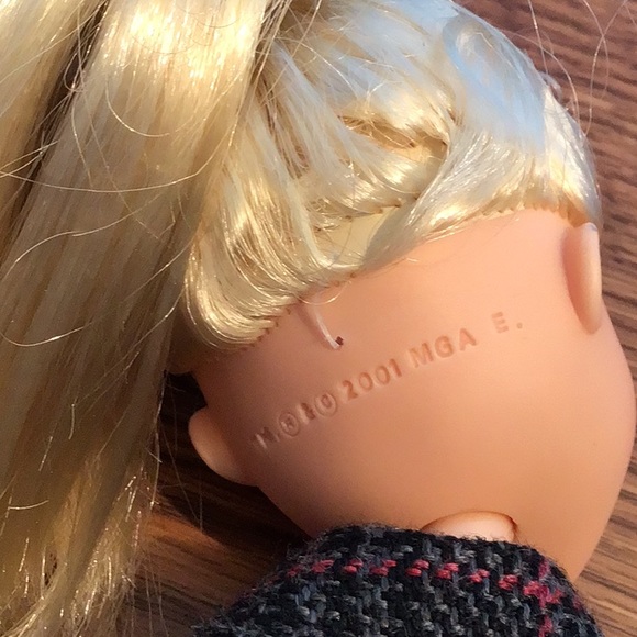 Bratz vintage 2001 doll excellent condition - Picture 5 of 5